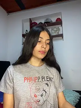 hotwife26 online show from April 8, 11:40 pm