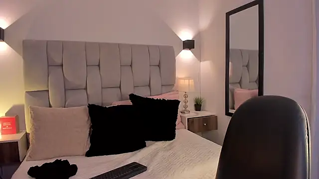 Seraphyne666 online show from March 9, 4:54 pm