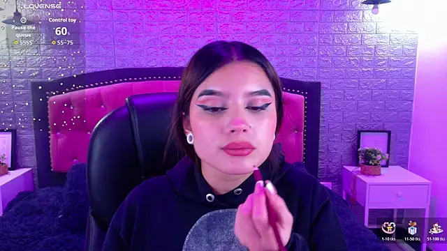 Natalie loffreda online show from November 22, 3:20 am