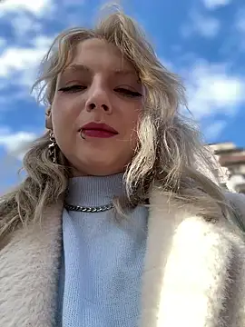 EveLittleSinner online show from October 7, 8:52 am