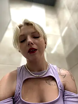 EveLittleSinner online show from September 14, 9:51 am