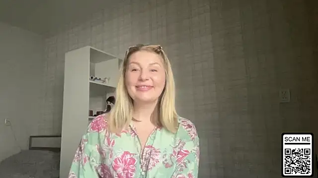 Blondie xoxoxo online show from February 6, 1:25 pm