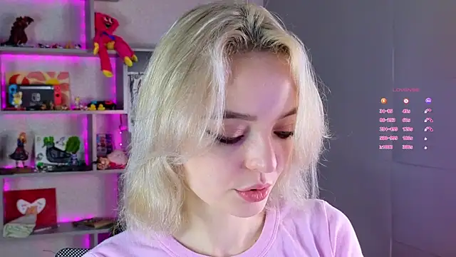 ShizukaBlanche online show from September 10, 3:39 am