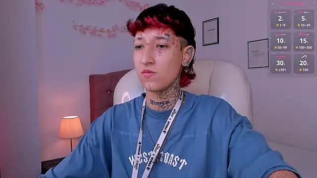 Luci Rose online show from April 7, 8:33 pm