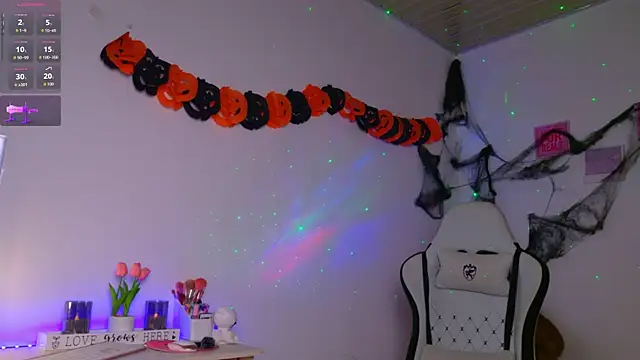 BrunetteAdams001 online show from October 27, 4:52 am