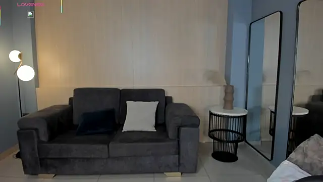 VeronicaBlue online show from June 11, 9:39 am