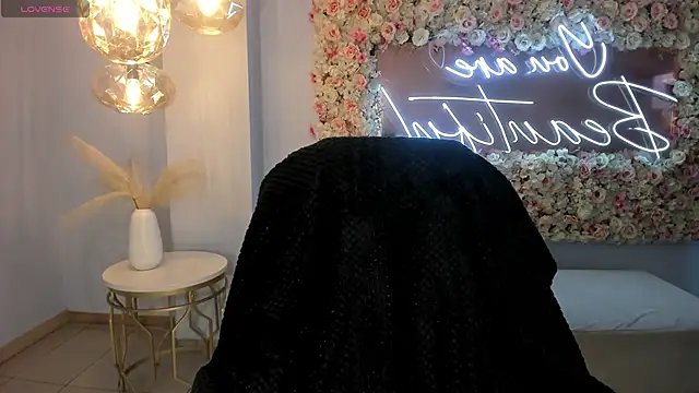 MilaColeman online show from December 15, 4:29 am