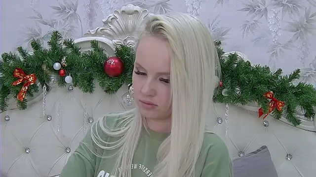 EllieFrosty  online show from December 15, 1:55 am