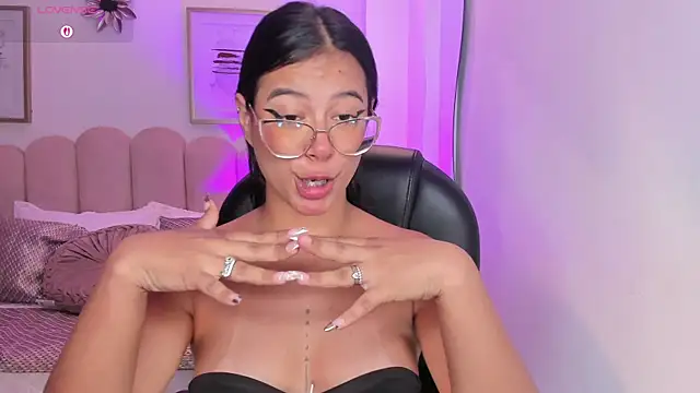 raven stonee online show from March 29, 1:15 am