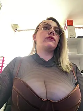 CurvyLust x online show from February 21, 3:13 pm