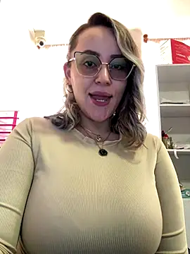 CurvyLust x online show from December 18, 2:22 pm