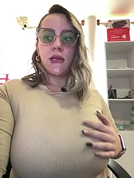 CurvyLust x online show from February 5, 2:31 pm