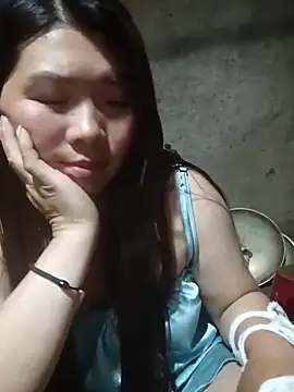 quynhkoolbae online show from April 1, 1:01 pm