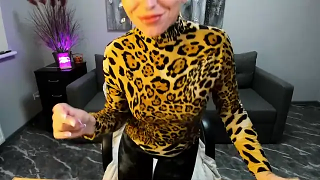 Betty Jone online show from October 2, 5:45 am