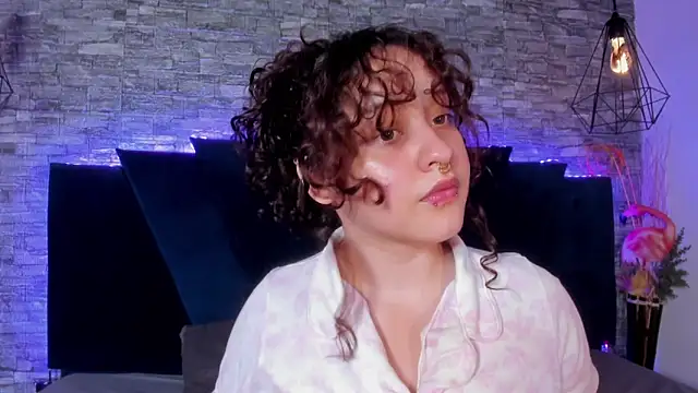 Suxan White  online show from April 11, 8:23 pm