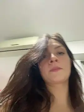 Danielaeliana online show from April 15, 1:28 am