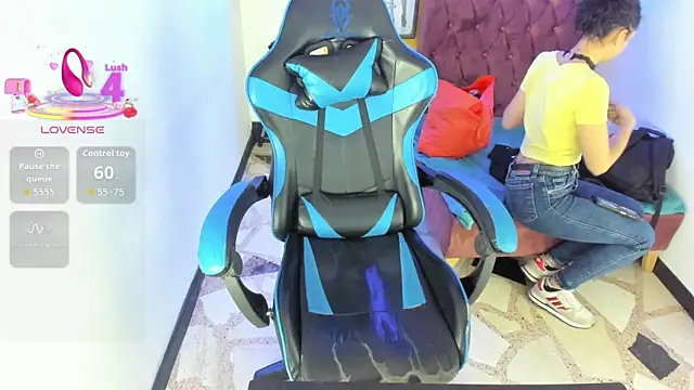 alison moon7 online show from November 25, 6:31 pm