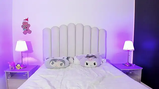 SofieBunnie online show from December 18, 10:03 pm