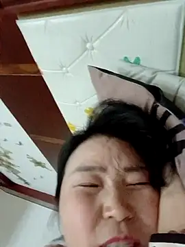 lingling5200 online show from December 2, 1:35 pm