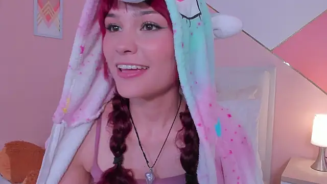 mae lyra online show from October 3, 11:10 pm