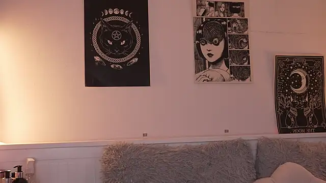 sophieee art online show from October 1, 9:09 pm