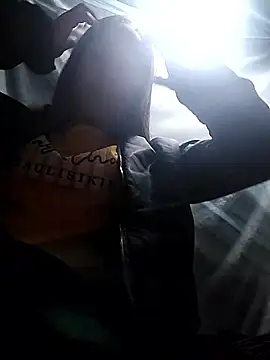 cute love00 online show from January 16, 3:02 am