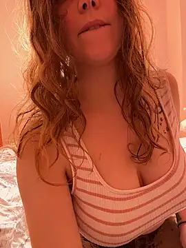 TenderLaGlamor online show from January 19, 11:50 am