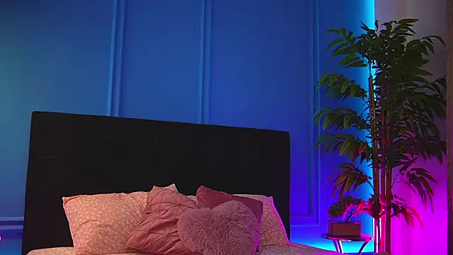 alexxisrae online show from December 4, 4:59 am