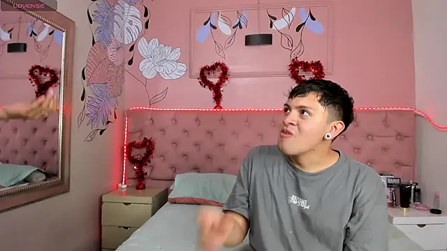 Ethan N Abby online show from October 6, 8:24 pm