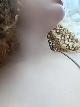 SirenRouge 69 online show from January 6, 7:39 pm