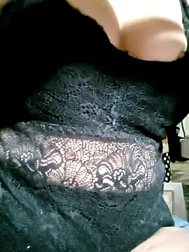 Surrilove online show from September 10, 4:40 pm