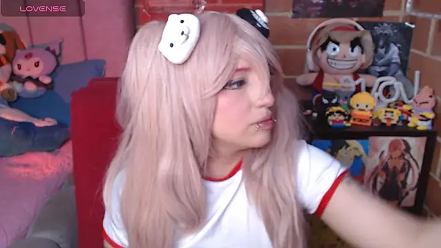  alexa19pretty  online show from May 28, 7:23 pm