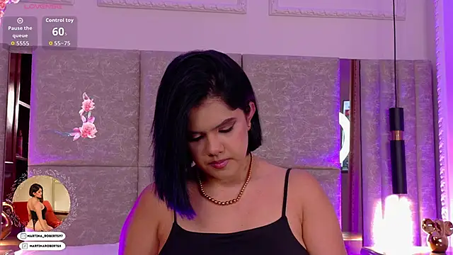 Martina-Roberts- online show from October 10, 6:18 am