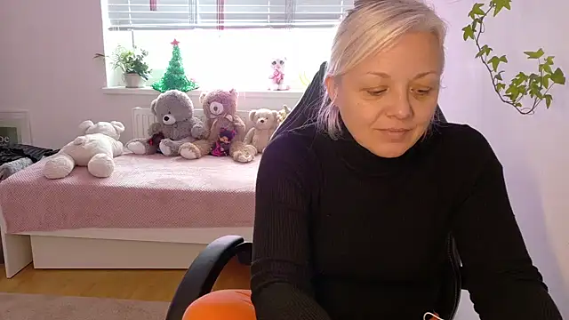 Linsy Kim online show from January 8, 11:47 am