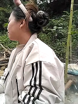 venu00 online show from November 22, 3:53 am