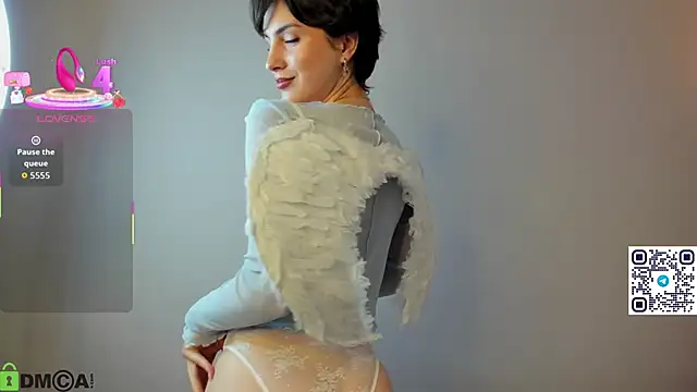 Adeline Perle online show from September 19, 1:15 am