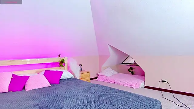 Liann Stark online show from October 19, 6:37 am