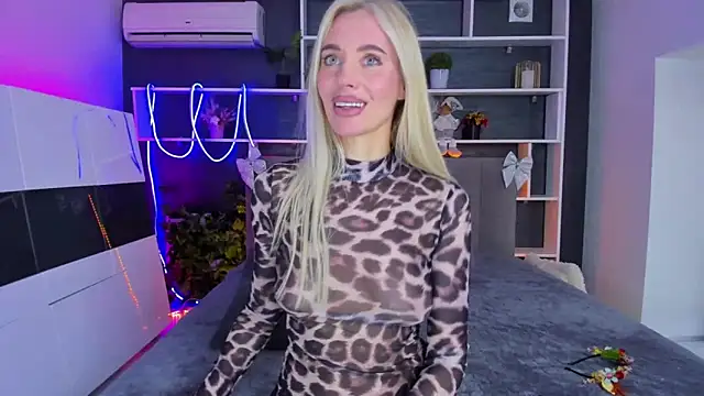 SabrinaSharm online show from December 14, 12:55 pm