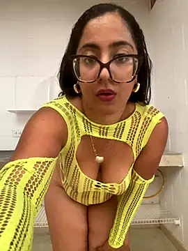 Jessyivonne online show from October 16, 9:50 pm