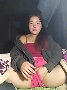 lylylove online show from December 3, 12:29 pm