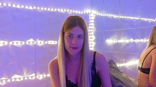 Aishha  online show from September 25, 5:39 am