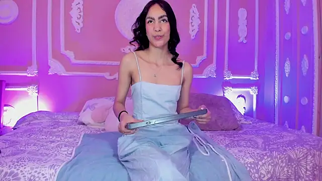 aitana johns online show from October 9, 12:20 pm