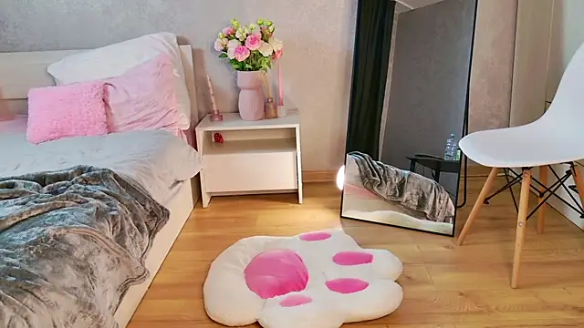 trinnity sweet online show from March 29, 2:38 pm