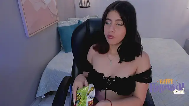 Julieth brown  online show from November 4, 8:03 pm