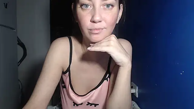 petite danielle online show from July 13, 7:36 pm