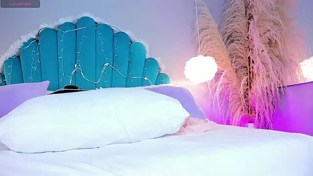 AlassiaHocthner online show from December 19, 12:19 pm