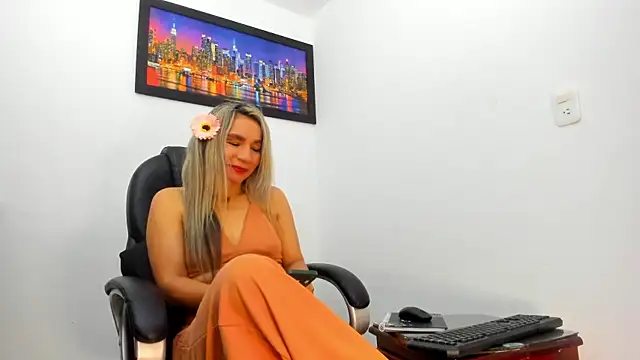 Ms lunaRose online show from October 2, 12:48 am