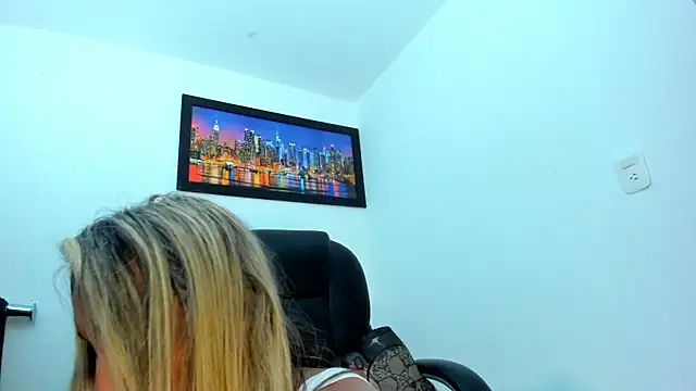 Ms lunaRose online show from October 18, 2:58 am