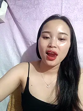 Lili lovely online show from October 31, 7:45 am