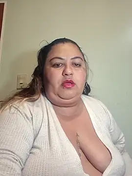 curvy diva  online show from February 7, 11:36 am